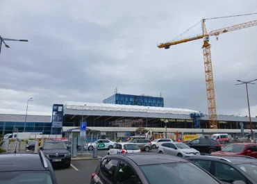 Rekonštrukcia Terminálu 1 letiska Praha s kontrolovaným pásmom pre odstraňovanie azbestu počas plnej prevádzky