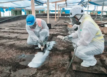 Odstránenie azbestovej strešnej izolácie v kontrolovanom pásme na objekte novej budovy Úradu Vlády v Bratislave spoločnosťou AZBESTOP by DILMUN SYSTEM